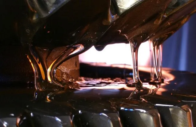 TOP FOUR TRAITS OF SYNTHETIC GREASES AND SPECIALTY LUBRICANTS IN INDUSTRIAL APPLICATIONS
